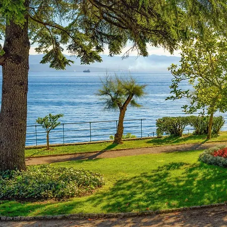 Laurus-3 By Interhome *