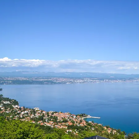 Apartman Laurus-3 By Interhome *