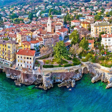 Laurus-3 By Interhome Apartman *