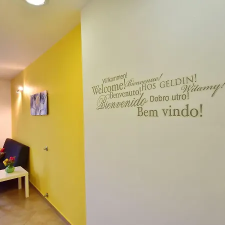 Laurus-3 By Interhome Apartman