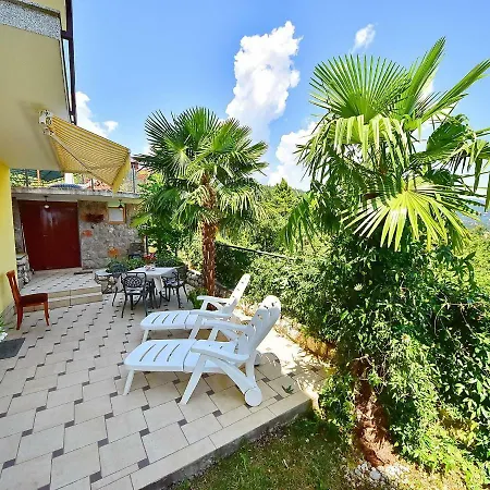 Laurus-3 By Interhome Apartman