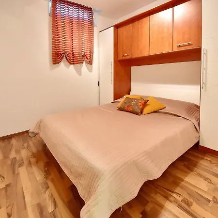 Laurus-3 By Interhome