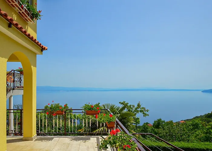 Apartman Laurus-3 By Interhome Lovran