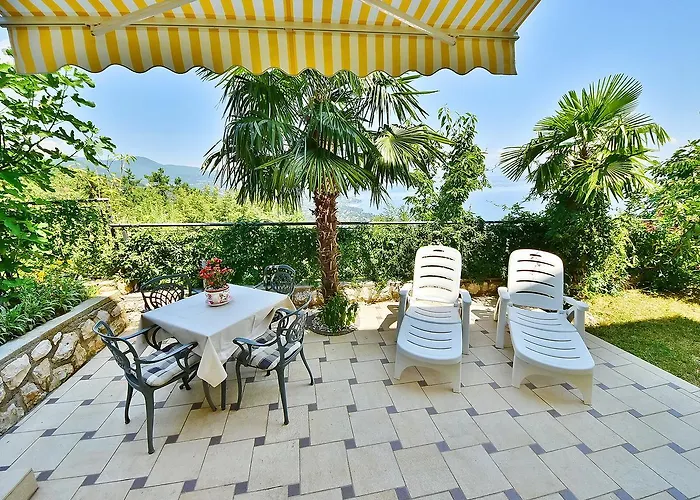 Laurus-3 By Interhome *