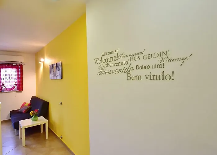 Laurus-3 By Interhome Apartman