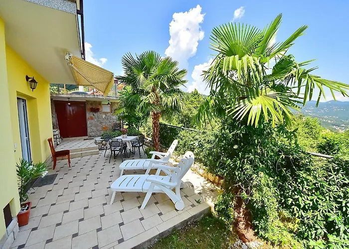 Laurus-3 By Interhome Apartman