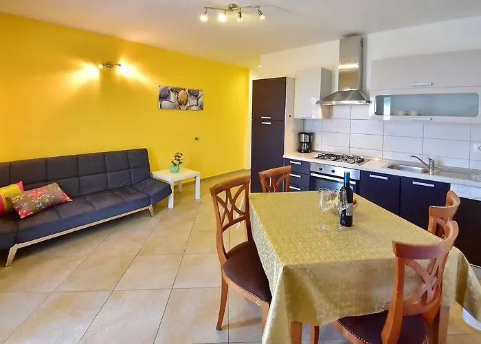 Laurus-3 By Interhome * Lovran